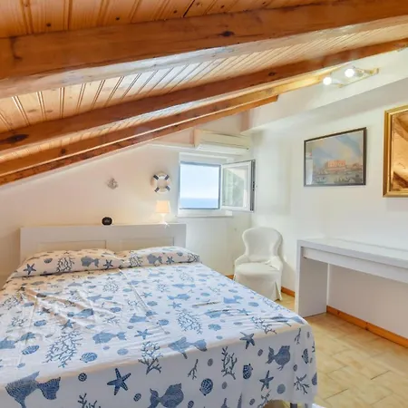 2 Bedroom Stunning Apartment In Moneglia Exterior photo