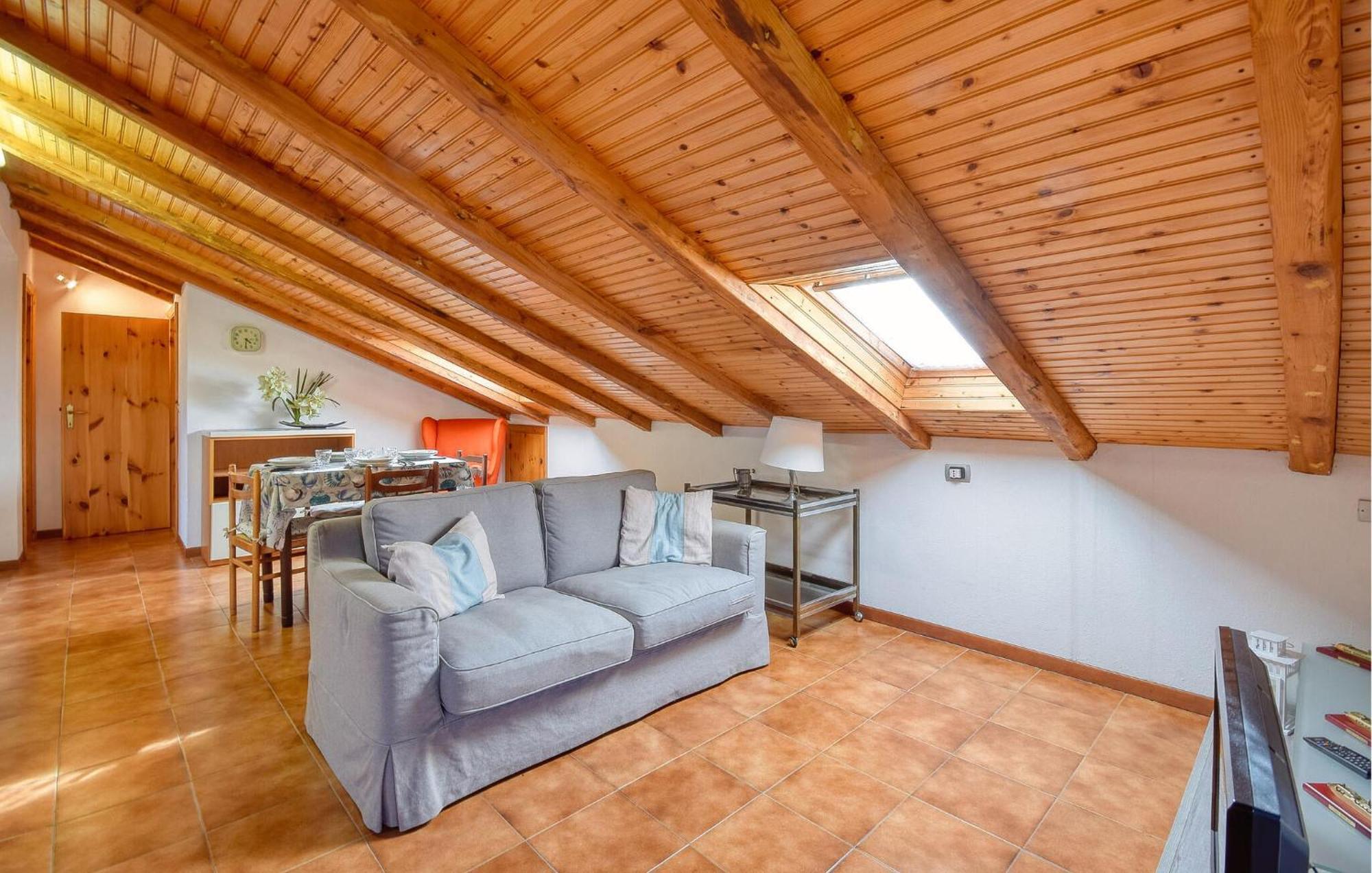 Apartment 2 Bedroom Stunning In