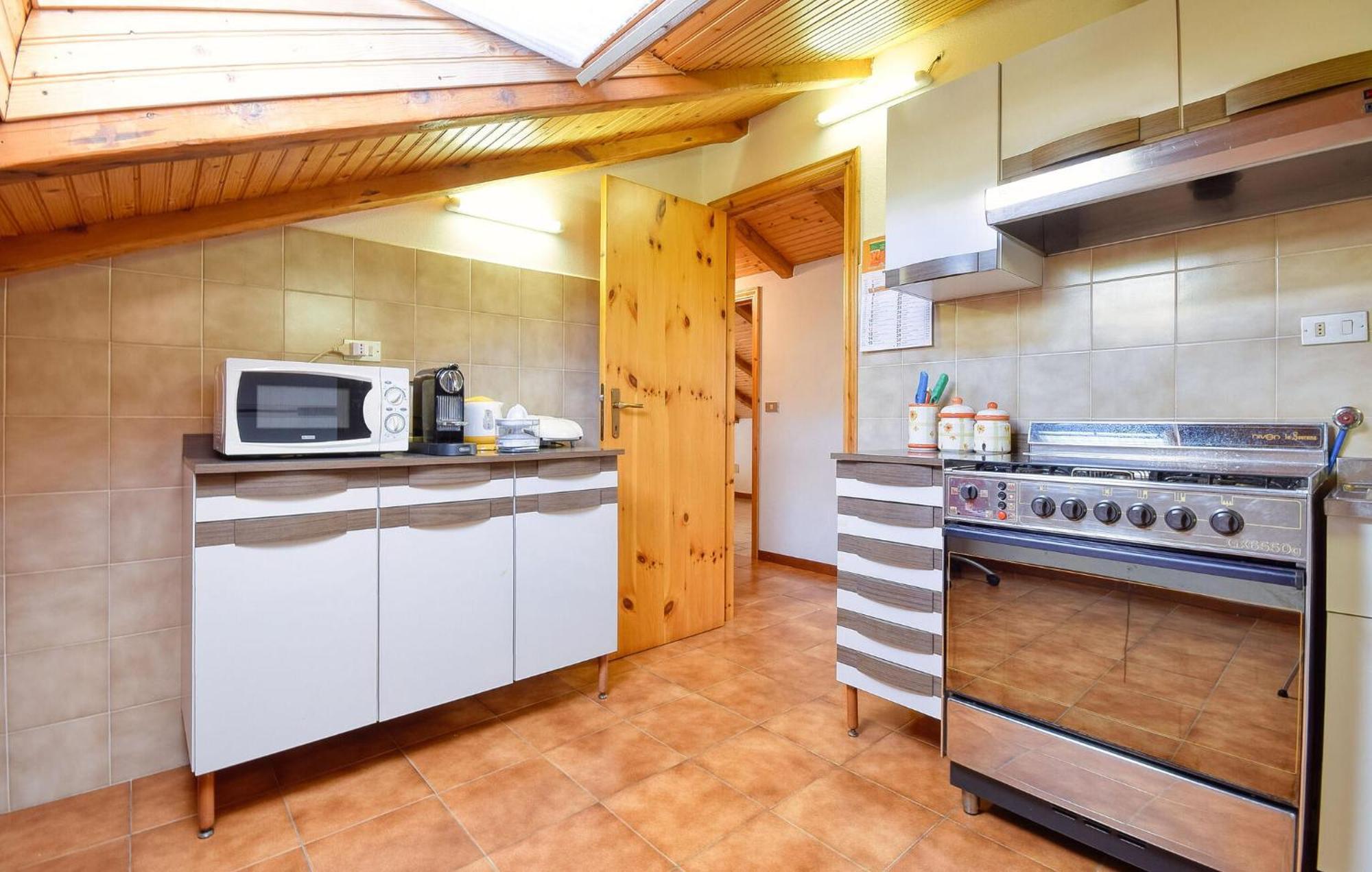 Apartment 2 Bedroom Stunning In