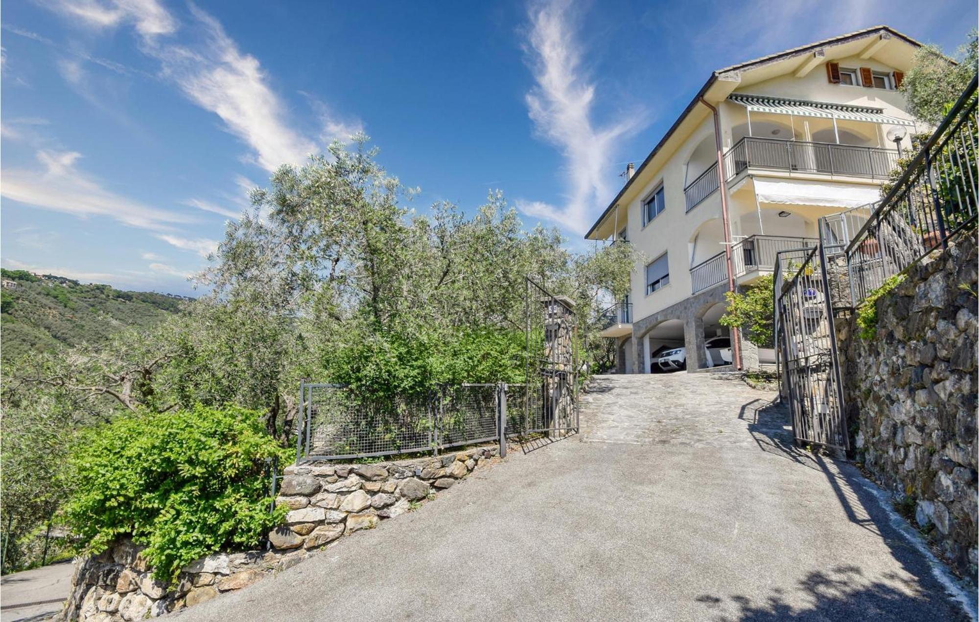 2 Bedroom Stunning In Apartment Moneglia